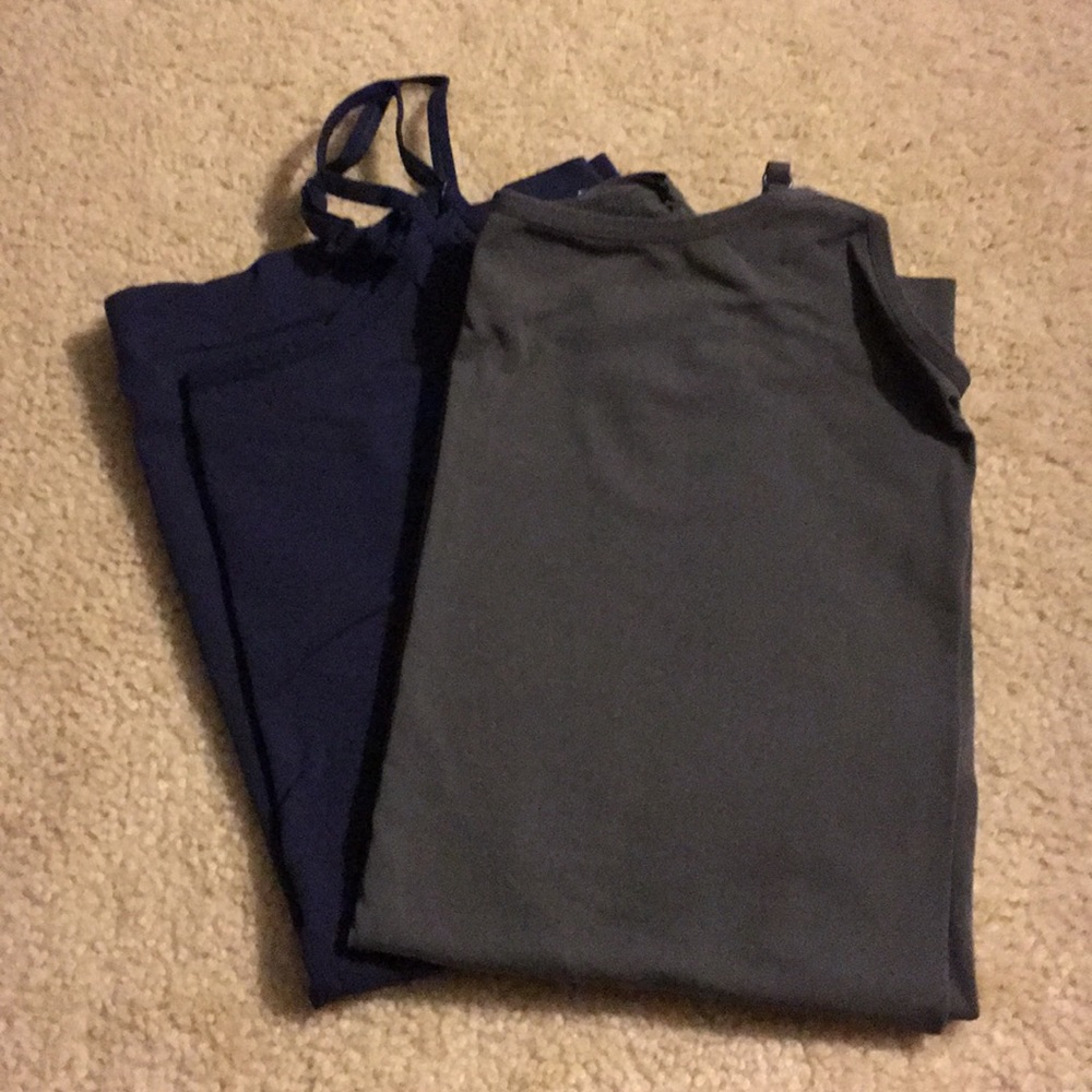 2 camisoles
